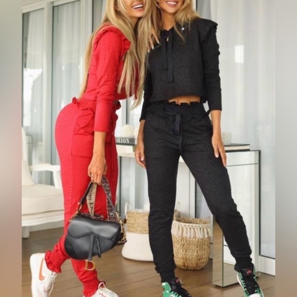 Cropped + joggers set - Picture 1 of 4